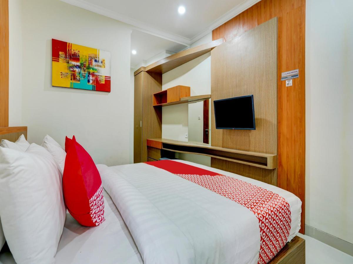 Super Oyo Capital O 90291 Vin Stay Petanu Pesanggaran Buitenkant foto