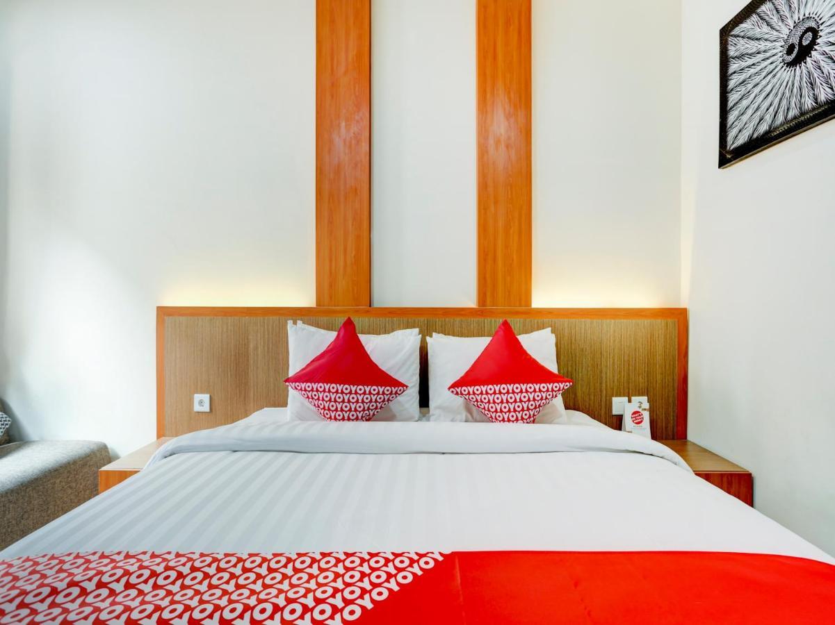Super Oyo Capital O 90291 Vin Stay Petanu Pesanggaran Buitenkant foto