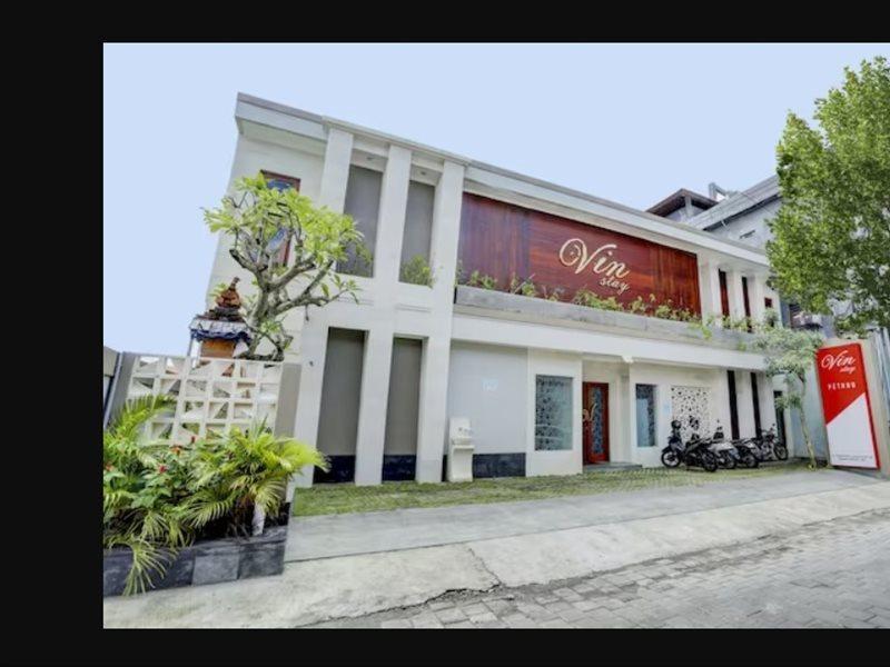 Super Oyo Capital O 90291 Vin Stay Petanu Pesanggaran Buitenkant foto