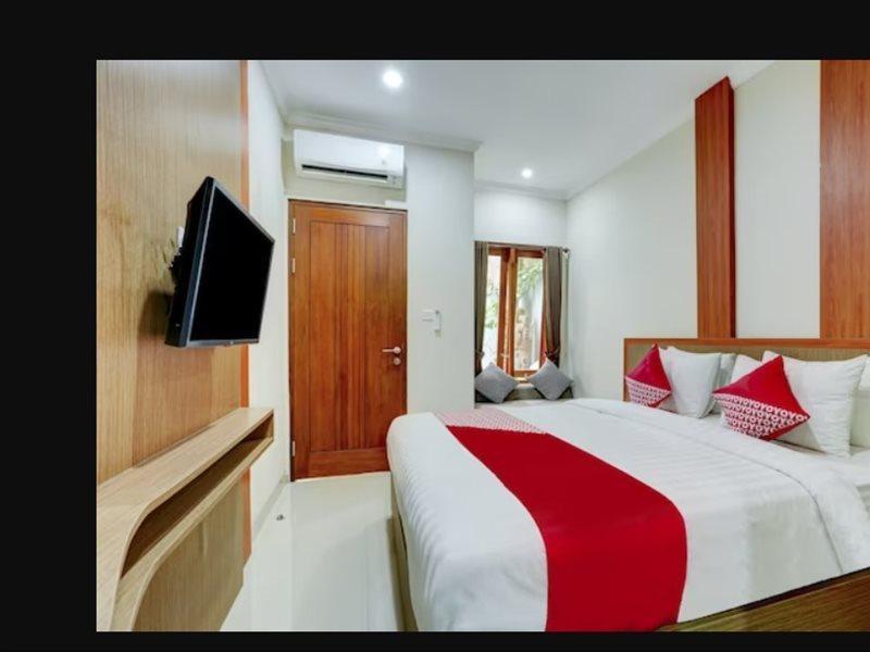 Super Oyo Capital O 90291 Vin Stay Petanu Pesanggaran Buitenkant foto
